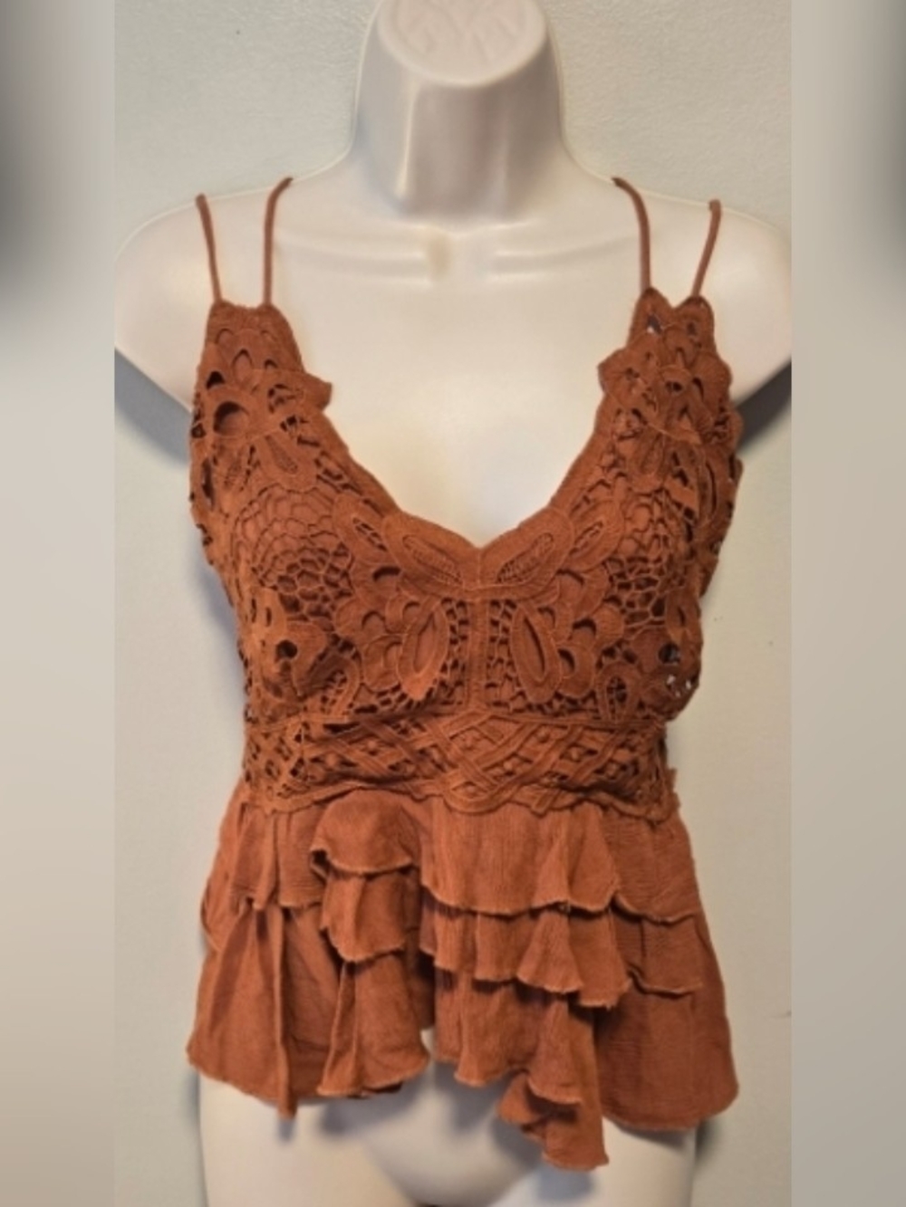NWOT Chelsea & Violet Lace Crochet Ruffle Cami Top in Rust Medium